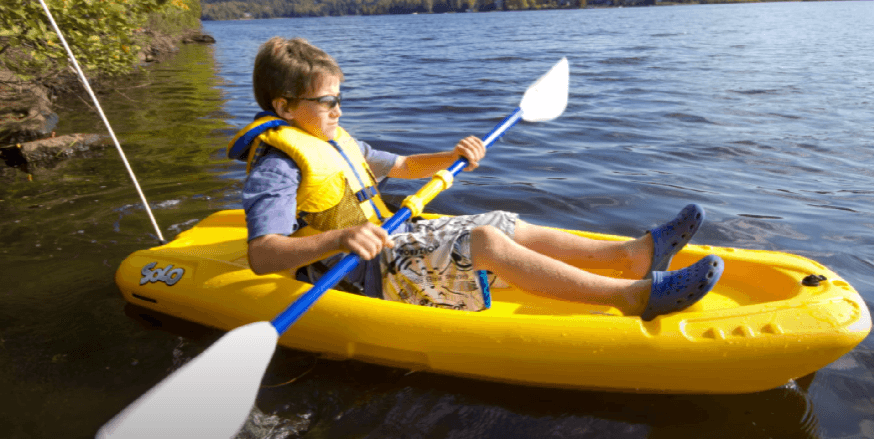 Pelican kayak solo